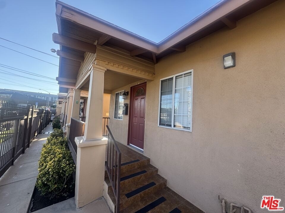 317 N Coronado Street - Photo 0