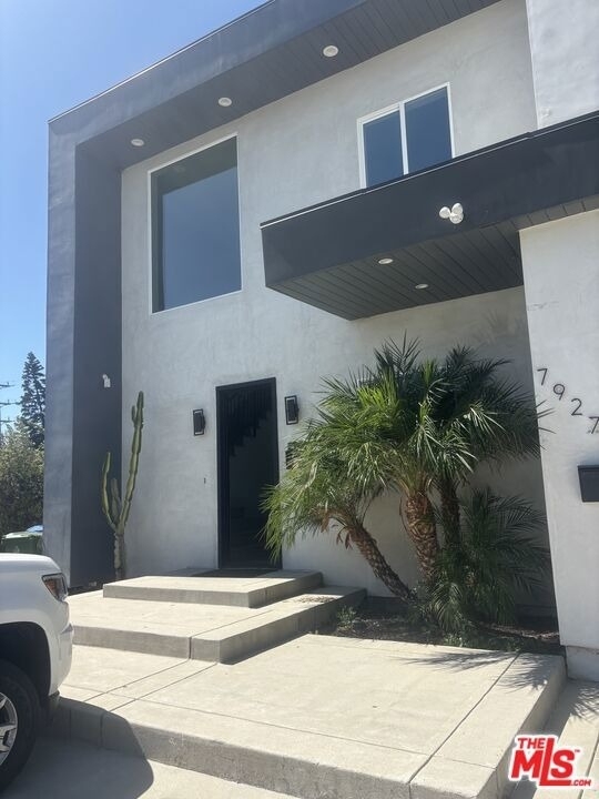 7925 Kittyhawk Avenue - Photo 21