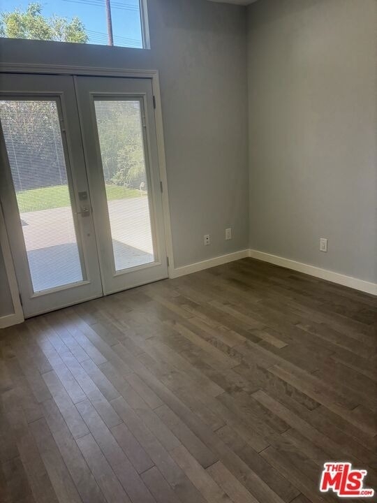 7925 Kittyhawk Avenue - Photo 4