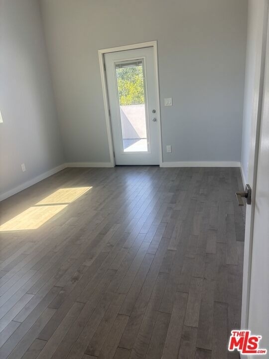 7925 Kittyhawk Avenue - Photo 12