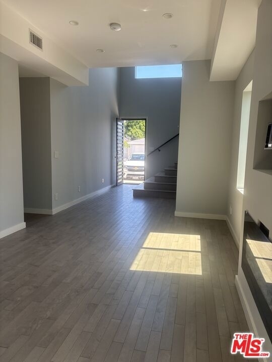 7925 Kittyhawk Avenue - Photo 11