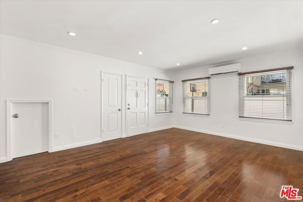 1472 S Crest Drive - Photo 3