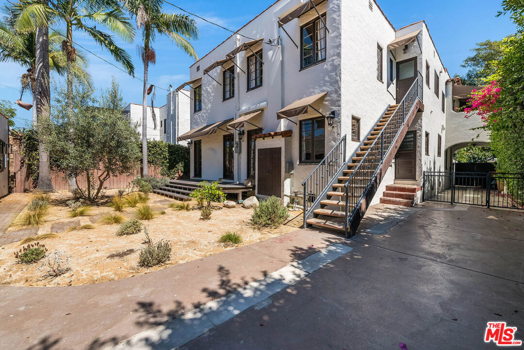 339 N Croft Avenue - Photo 15