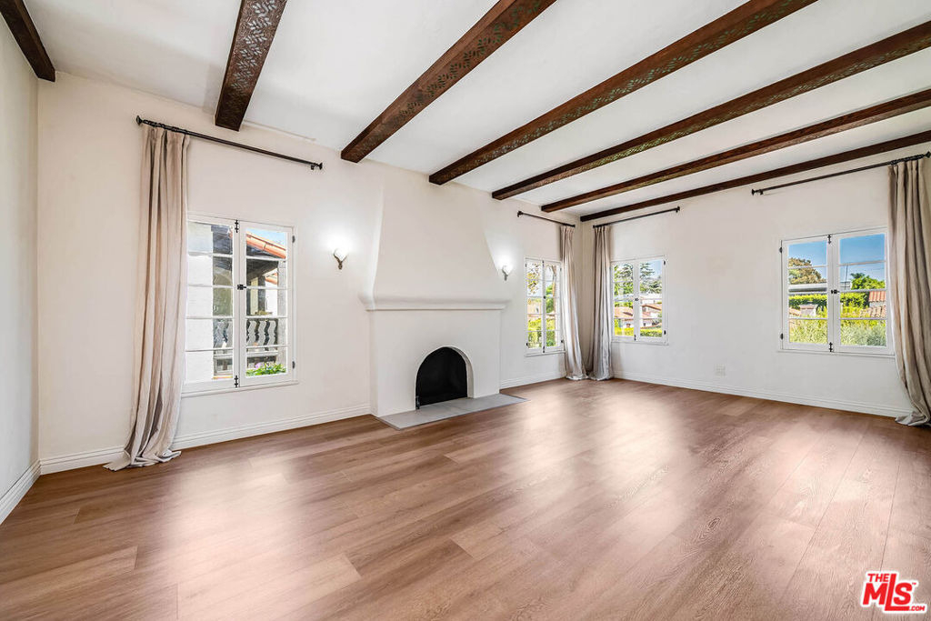 339 N Croft Avenue - Photo 4