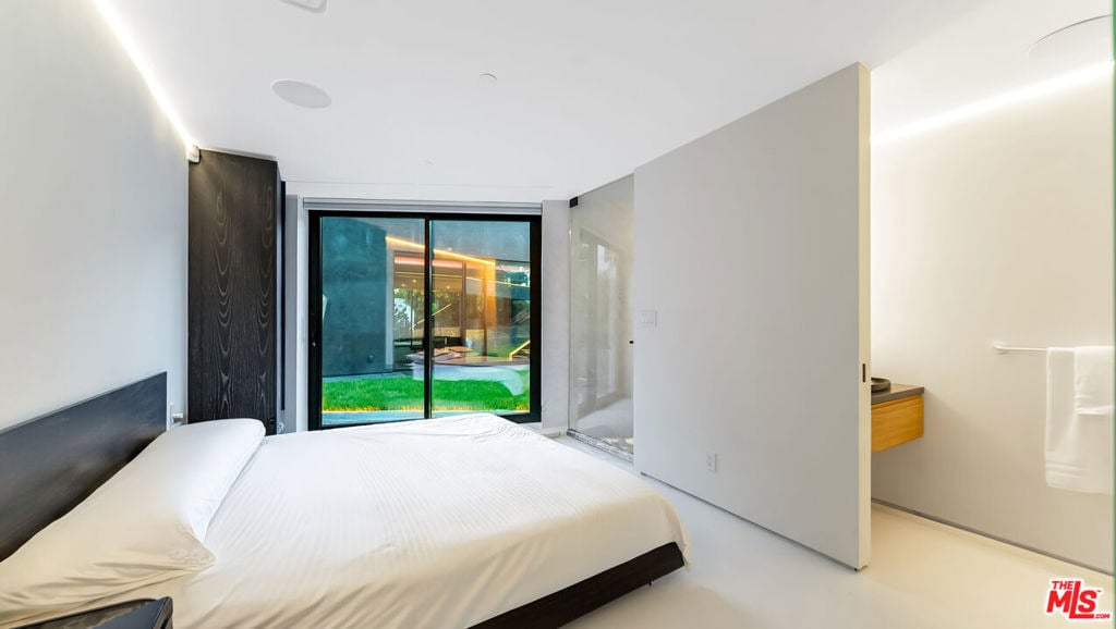 1907 N Beverly Drive - Photo 8