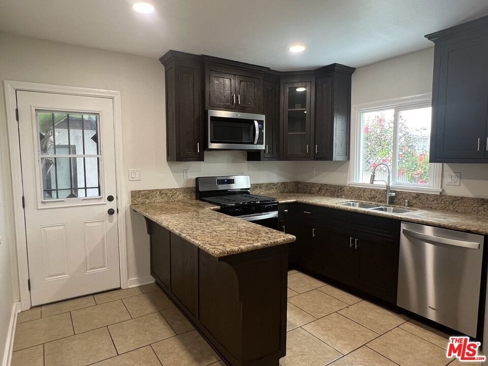 1284 S Highland Avenue - Photo 5