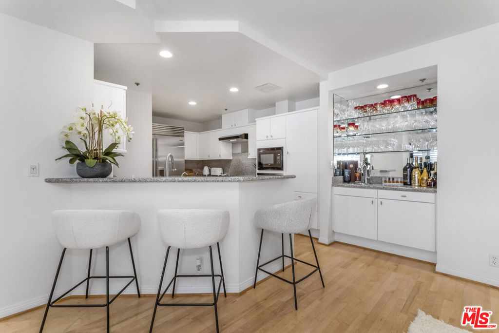 10724 Wilshire Boulevard - Photo 6