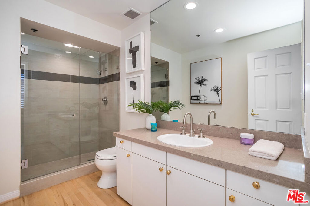 10724 Wilshire Boulevard - Photo 16
