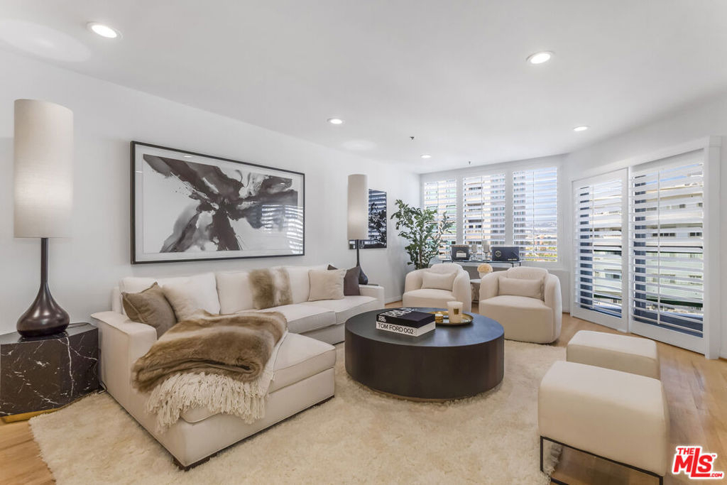 10724 Wilshire Boulevard - Photo 2