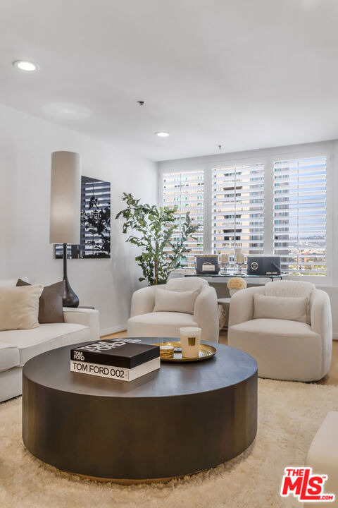 10724 Wilshire Boulevard - Photo 3