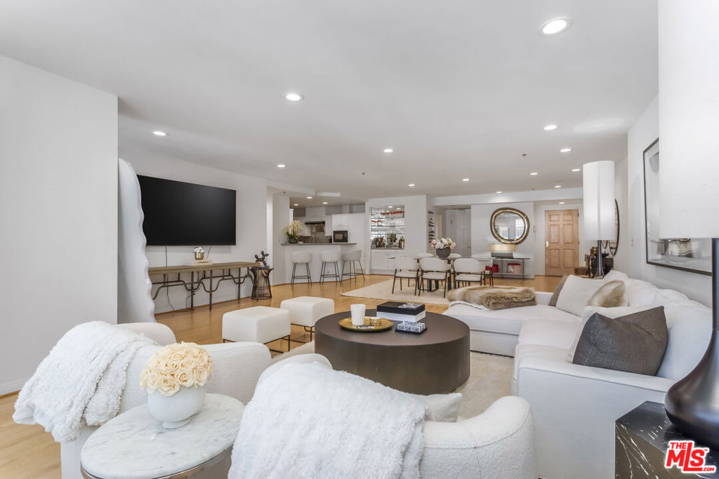 10724 Wilshire Boulevard - Photo 4