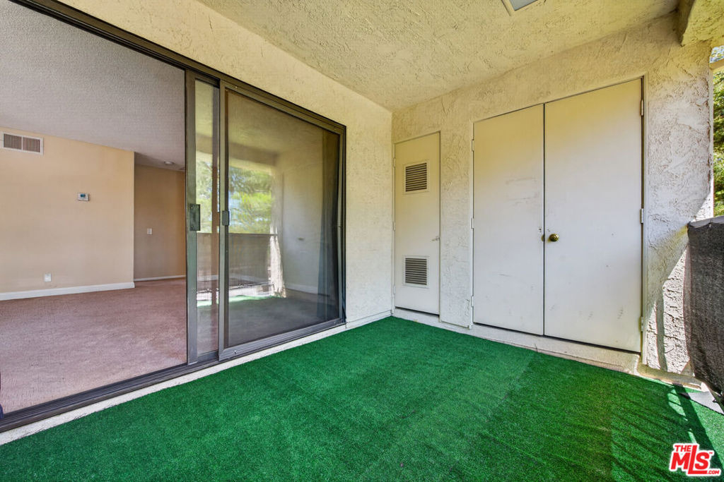 2554 Olive Drive - Photo 27