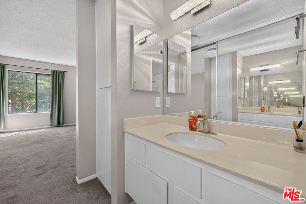 2554 Olive Drive - Photo 18