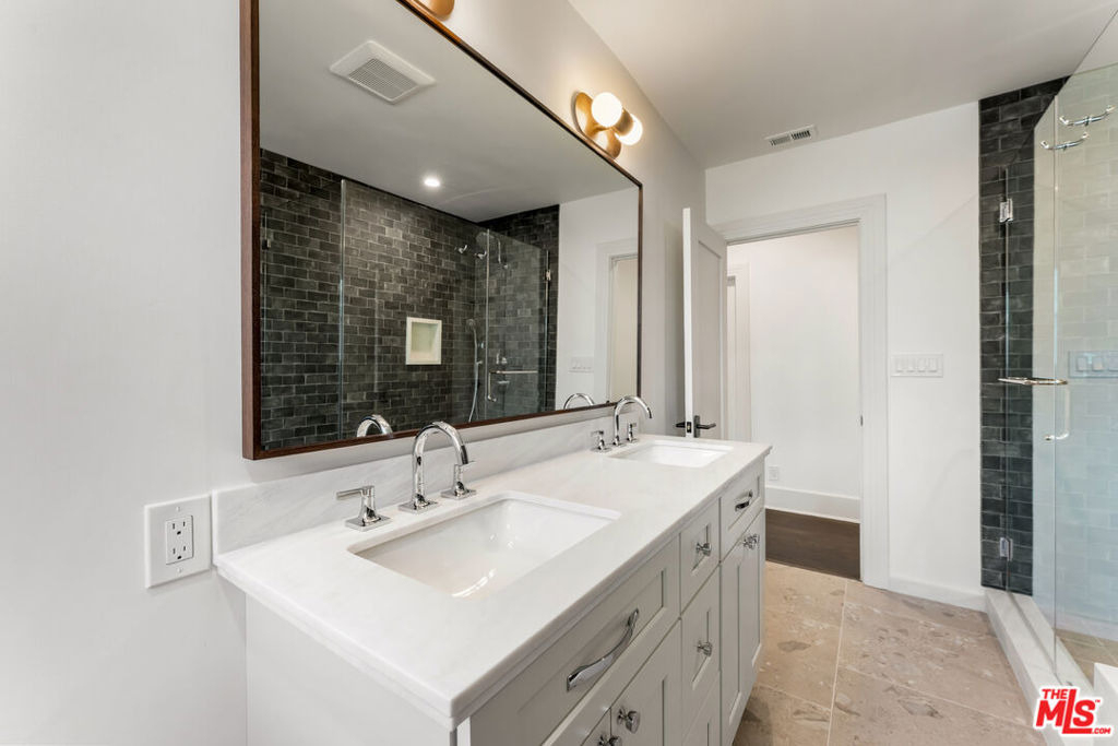 1919 N Catalina Street - Photo 6