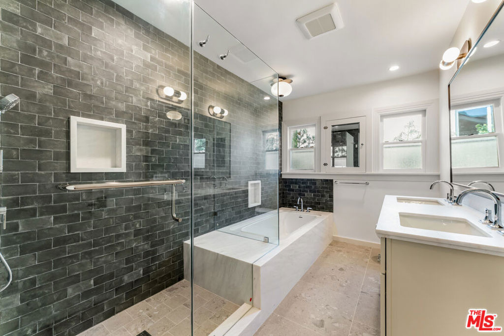 1919 N Catalina Street - Photo 7
