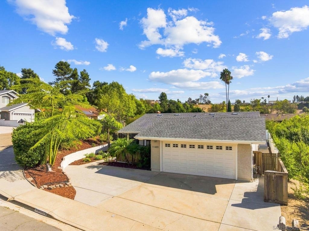 11489 Almazon St - Photo 3
