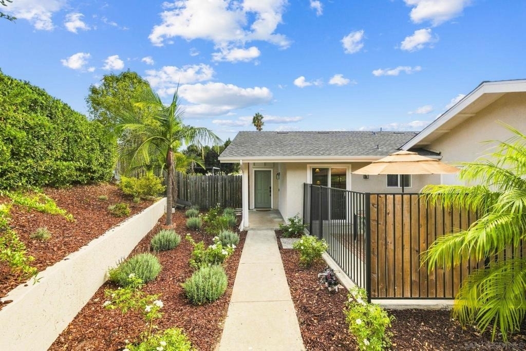 11489 Almazon St - Photo 7