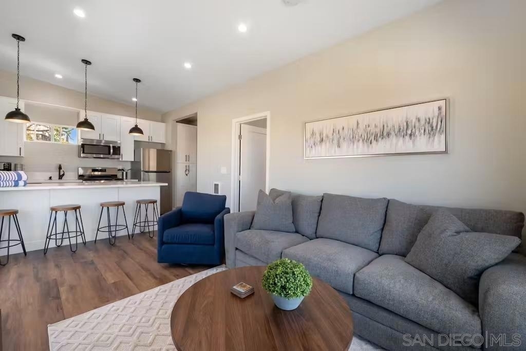 4727 Iroquois Ave - Photo 1