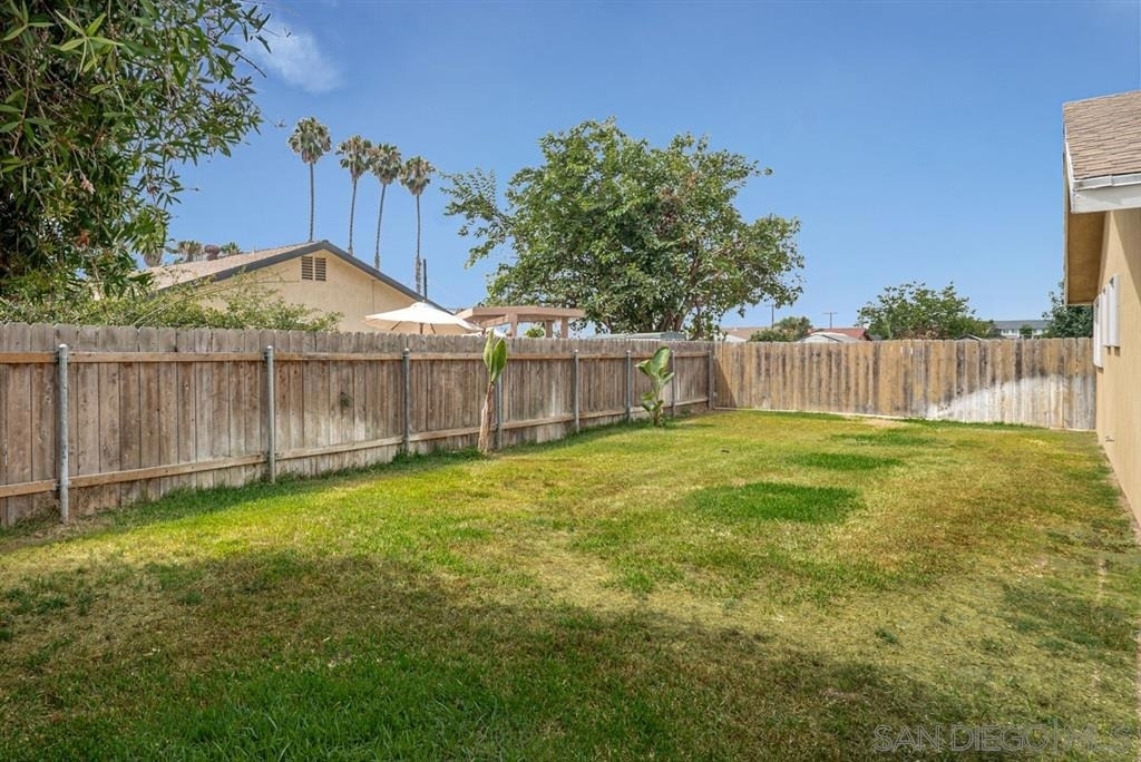 1585 Ionian St - Photo 19