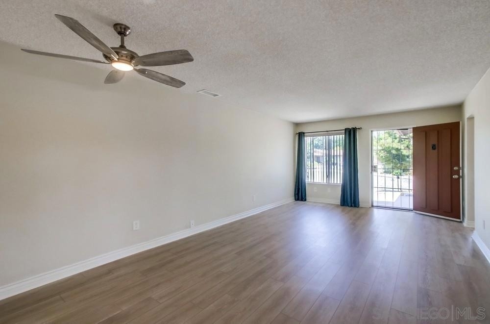 4755 Live Oak Ct - Photo 4