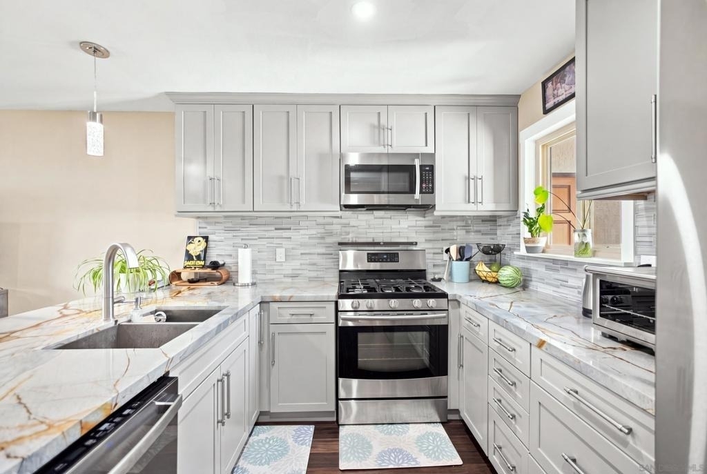 5704 Camino Del Cielo - Photo 2