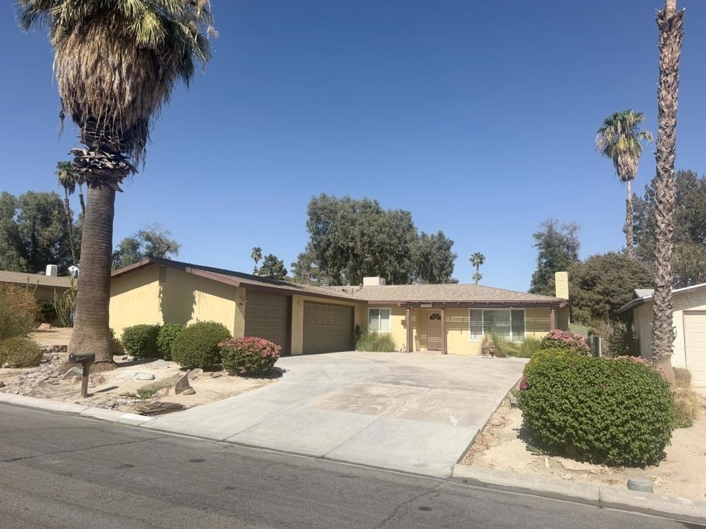 43586 Virginia Avenue - Photo 1