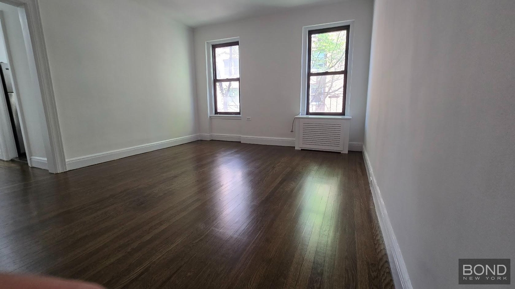 West 12th Street - Photo 5