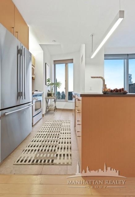Spruce Street - Photo 3
