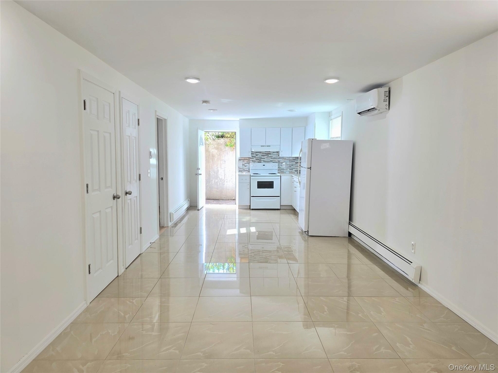 42 Carlton Avenue - Photo 0