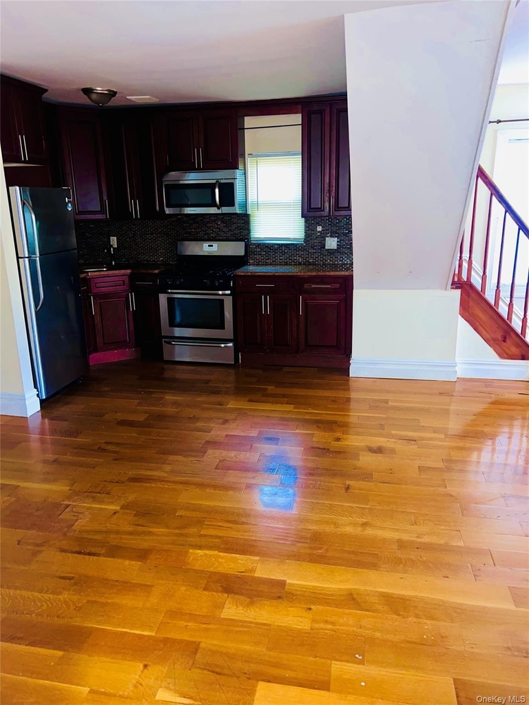 190-60 111th Avenue - Photo 3