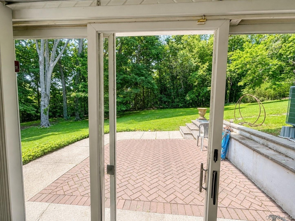 40 Maplewood Drive - Photo 11