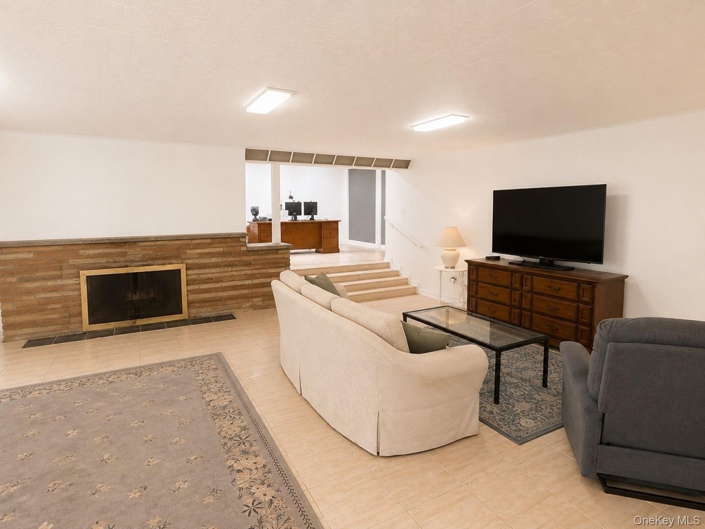 40 Maplewood Drive - Photo 16