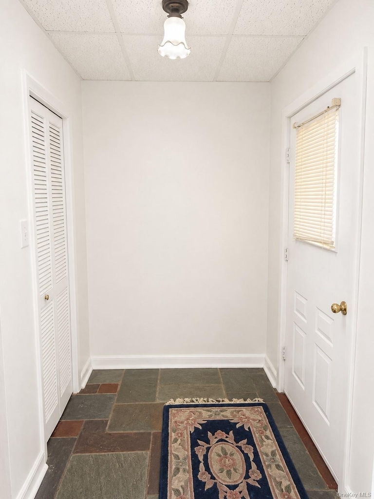 40 Maplewood Drive - Photo 5