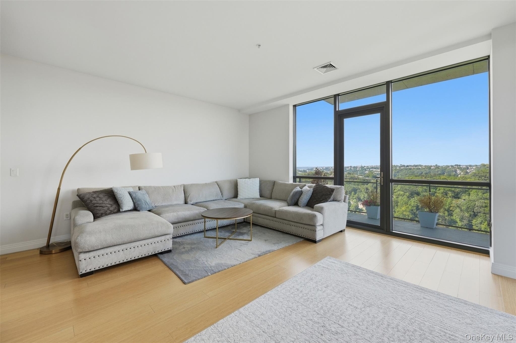 701 Ridge Hill Boulevard - Photo 8