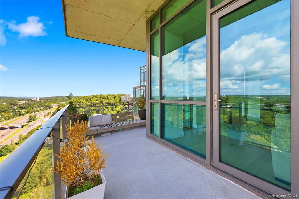 701 Ridge Hill Boulevard - Photo 10