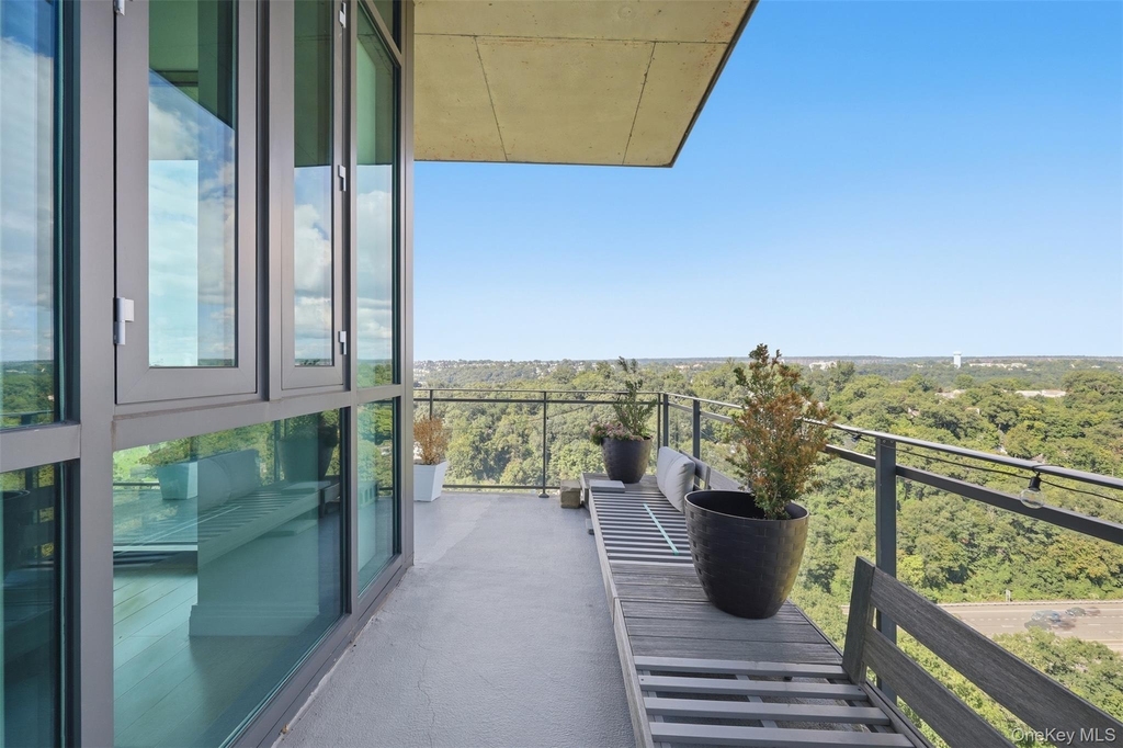 701 Ridge Hill Boulevard - Photo 9