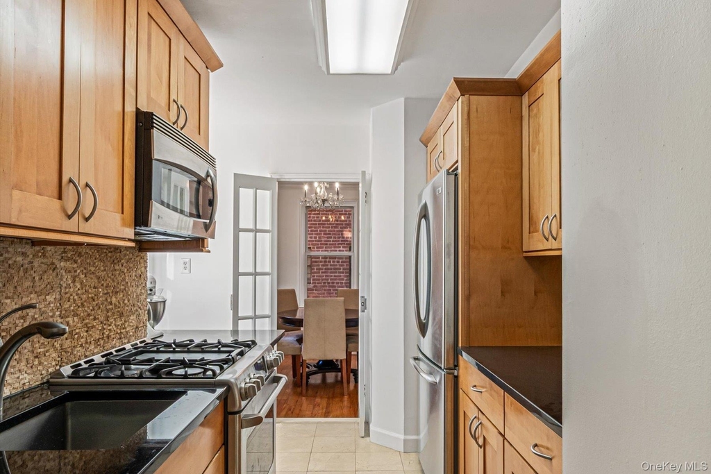 72-10 112th Street - Photo 10