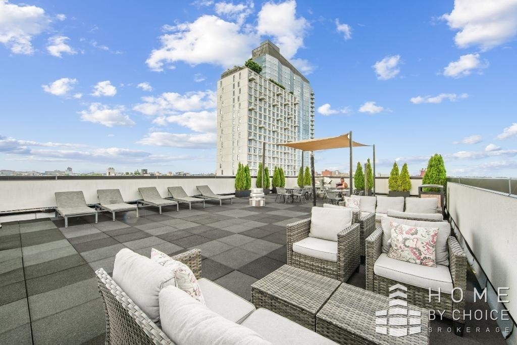 88 Linden Boulevard - Photo 5