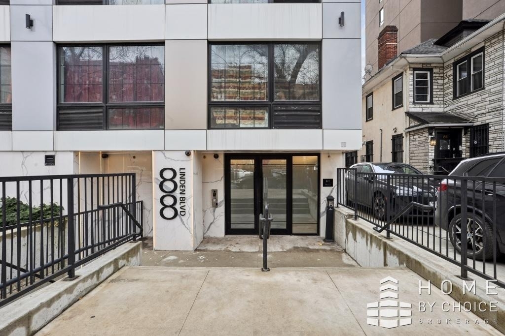 88 Linden Boulevard - Photo 4
