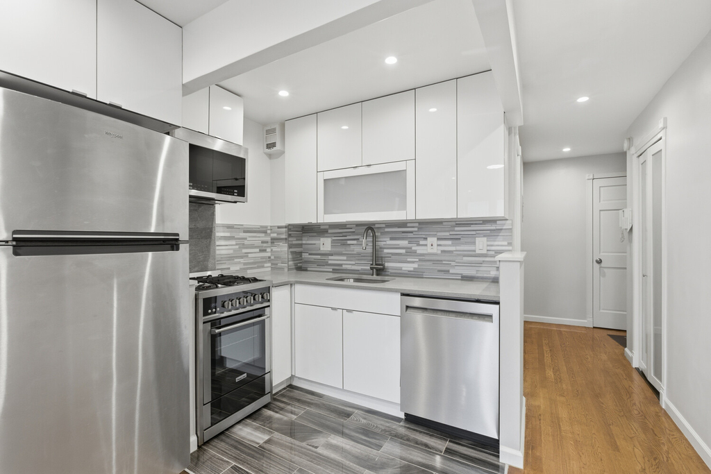 1628 2nd Avenue - Photo 5