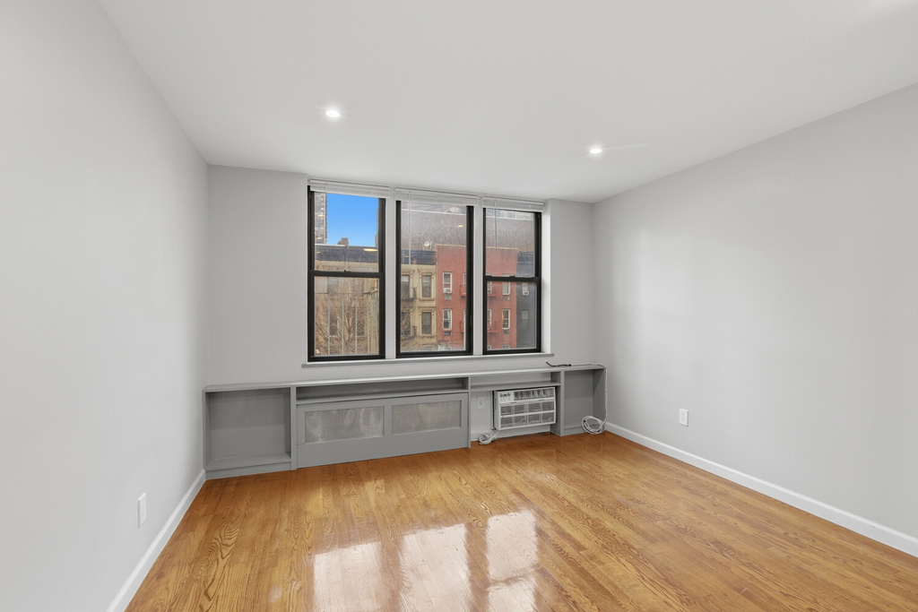 1628 2nd Avenue - Photo 1