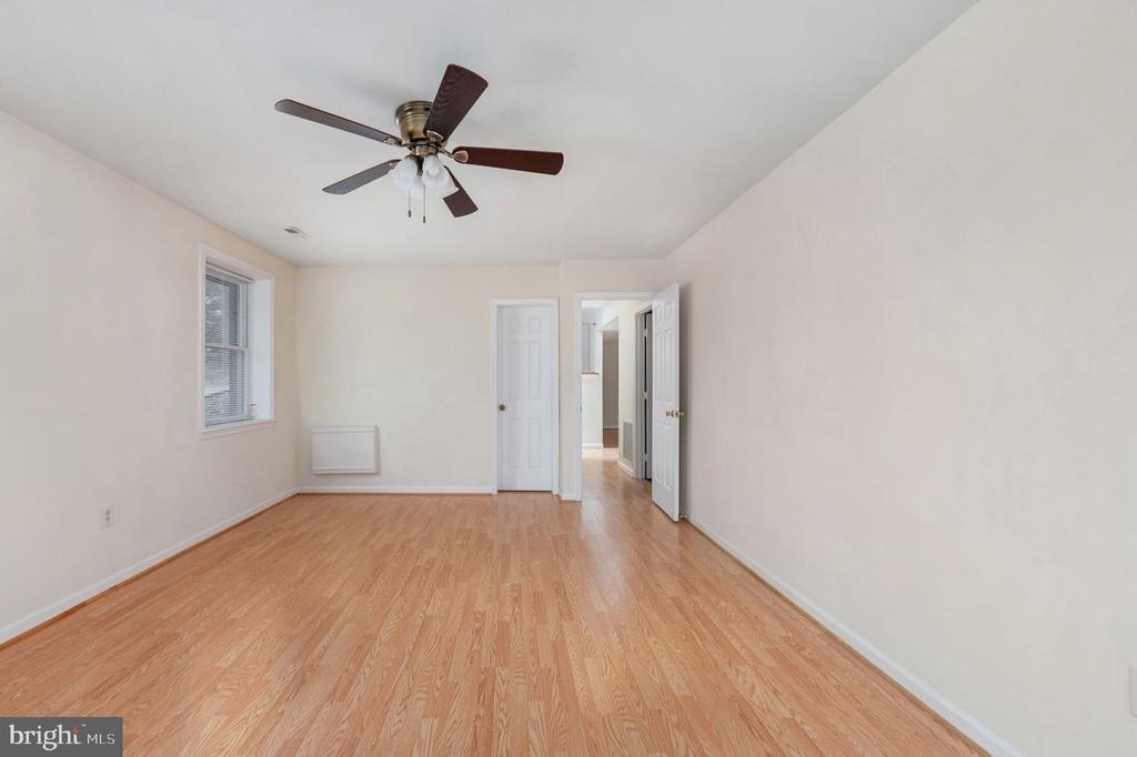10704 Whiperwhill Court N - Photo 34