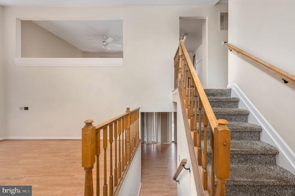 10704 Whiperwhill Court N - Photo 4
