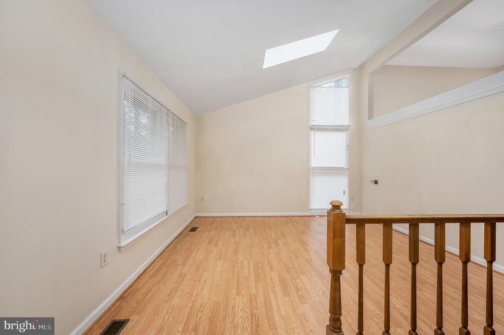 10704 Whiperwhill Court N - Photo 5