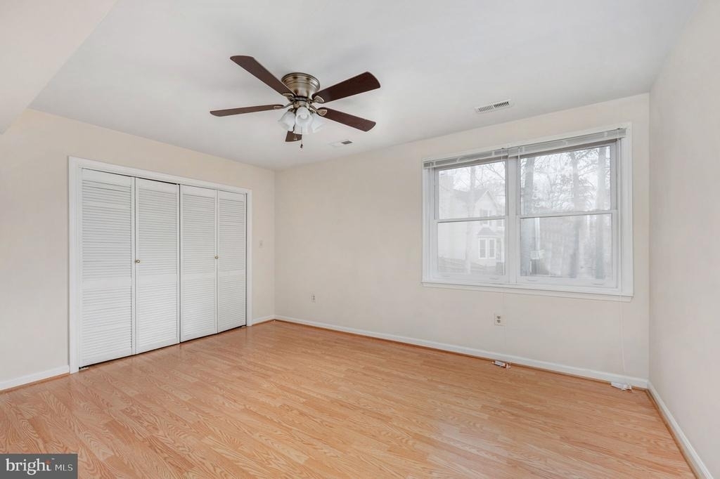 10704 Whiperwhill Court N - Photo 32