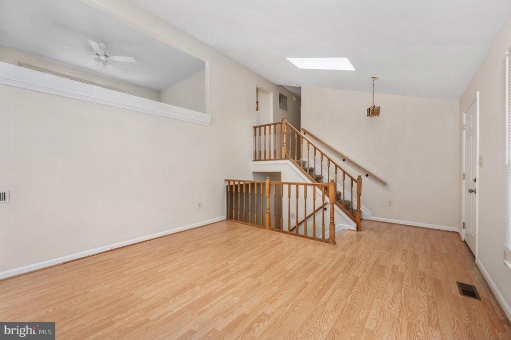 10704 Whiperwhill Court N - Photo 7