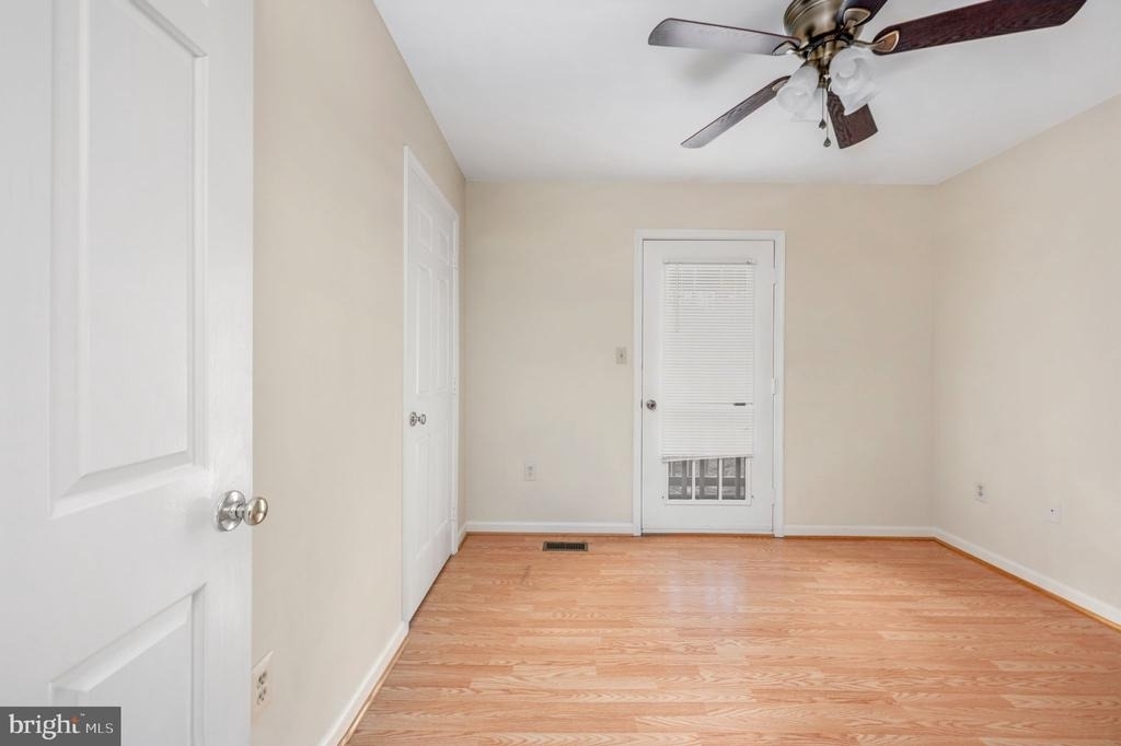 10704 Whiperwhill Court N - Photo 26