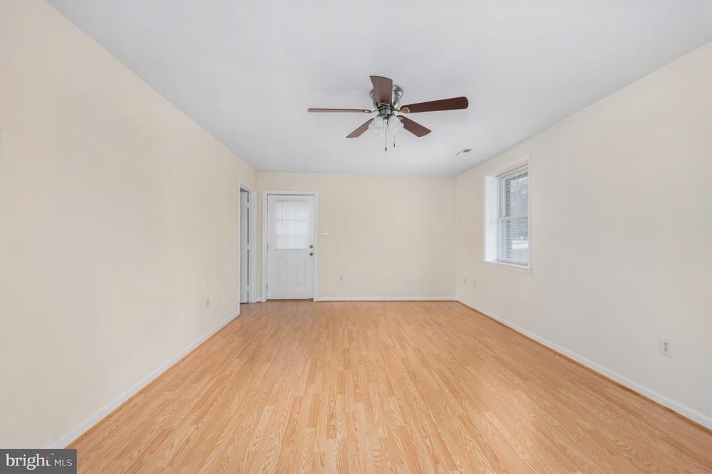 10704 Whiperwhill Court N - Photo 36