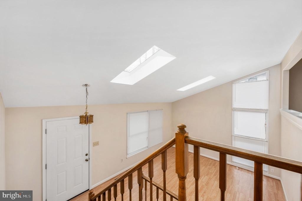 10704 Whiperwhill Court N - Photo 29