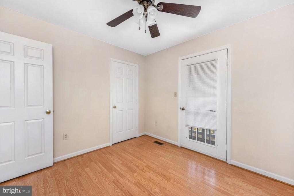 10704 Whiperwhill Court N - Photo 27